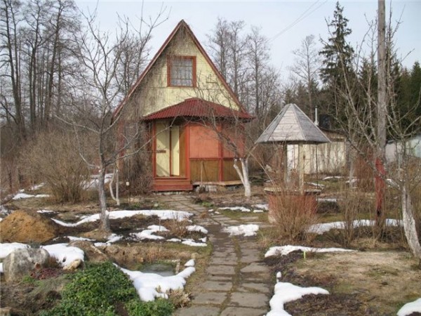 Дача весной