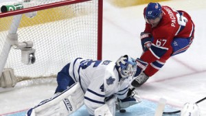 Вратарь «Торонто» Бернье выбыл на три недели из-за травмы колена