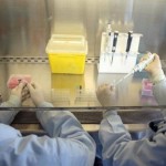 Хирурги вернули глухой от рождения женщине слух